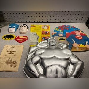Vintage 1977 Wilton DC Comics Super Hero Batman & Superman Cake Pan Set Complete